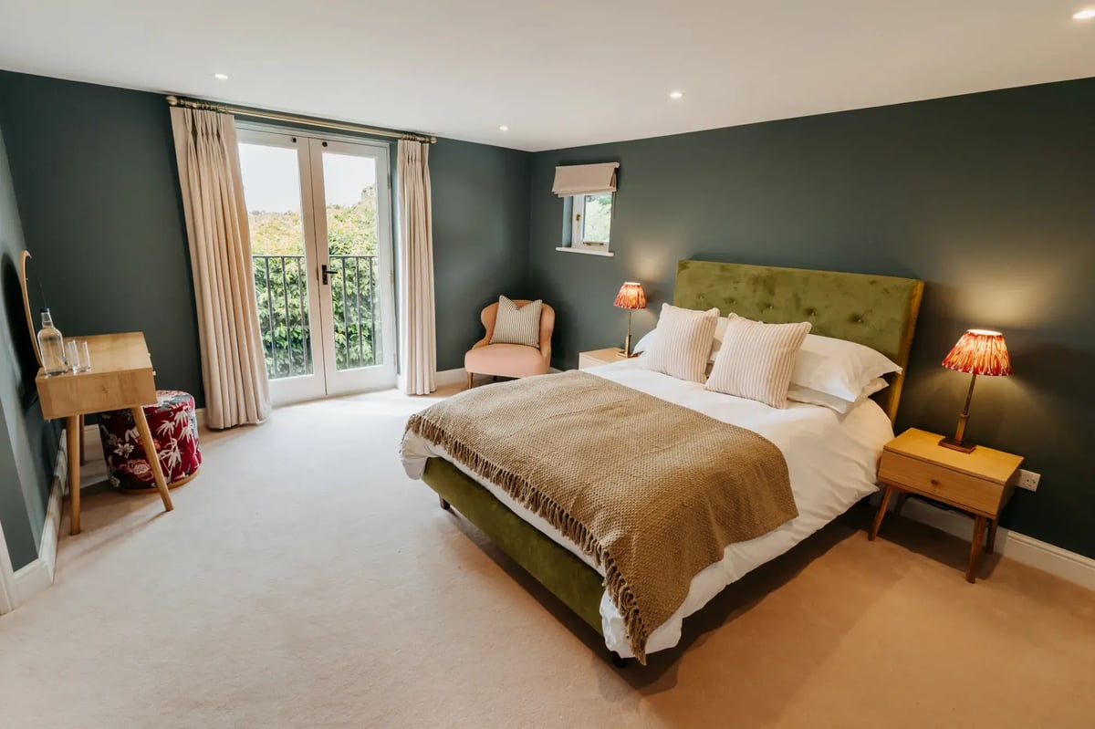 Bedroom in accommodation with dressing table at High House