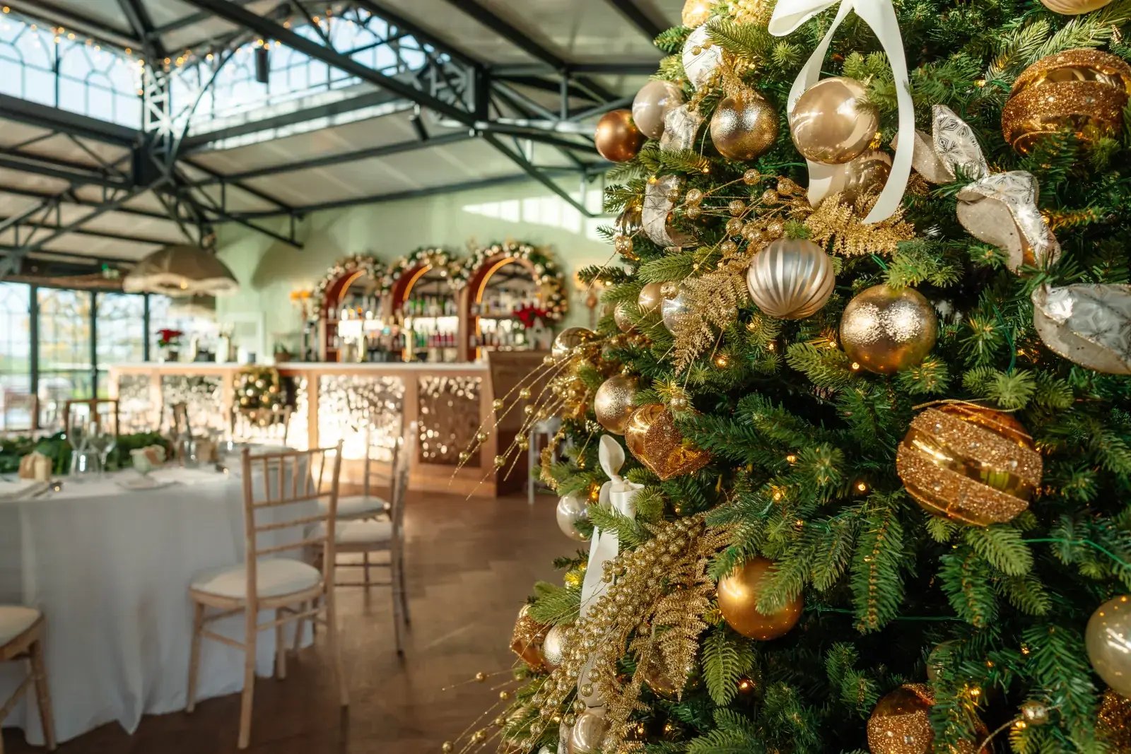 high-house-exclusive-wedding-event-venue-chelmsford-gd-photographer-festive-christmas-catriona-finbar-12-1600