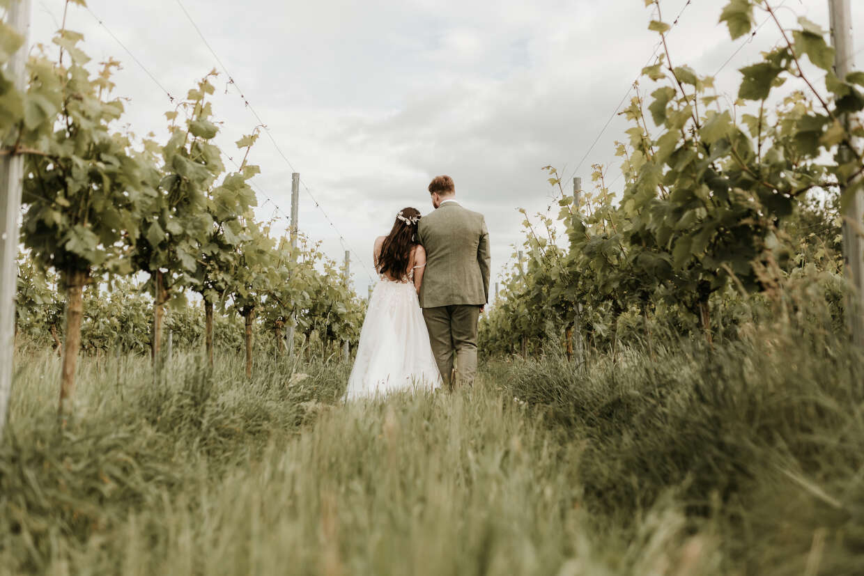 Why Vineyard Wedding Photos Make the Perfect Backdrop: Capturing Love Amid Nature’s Beauty