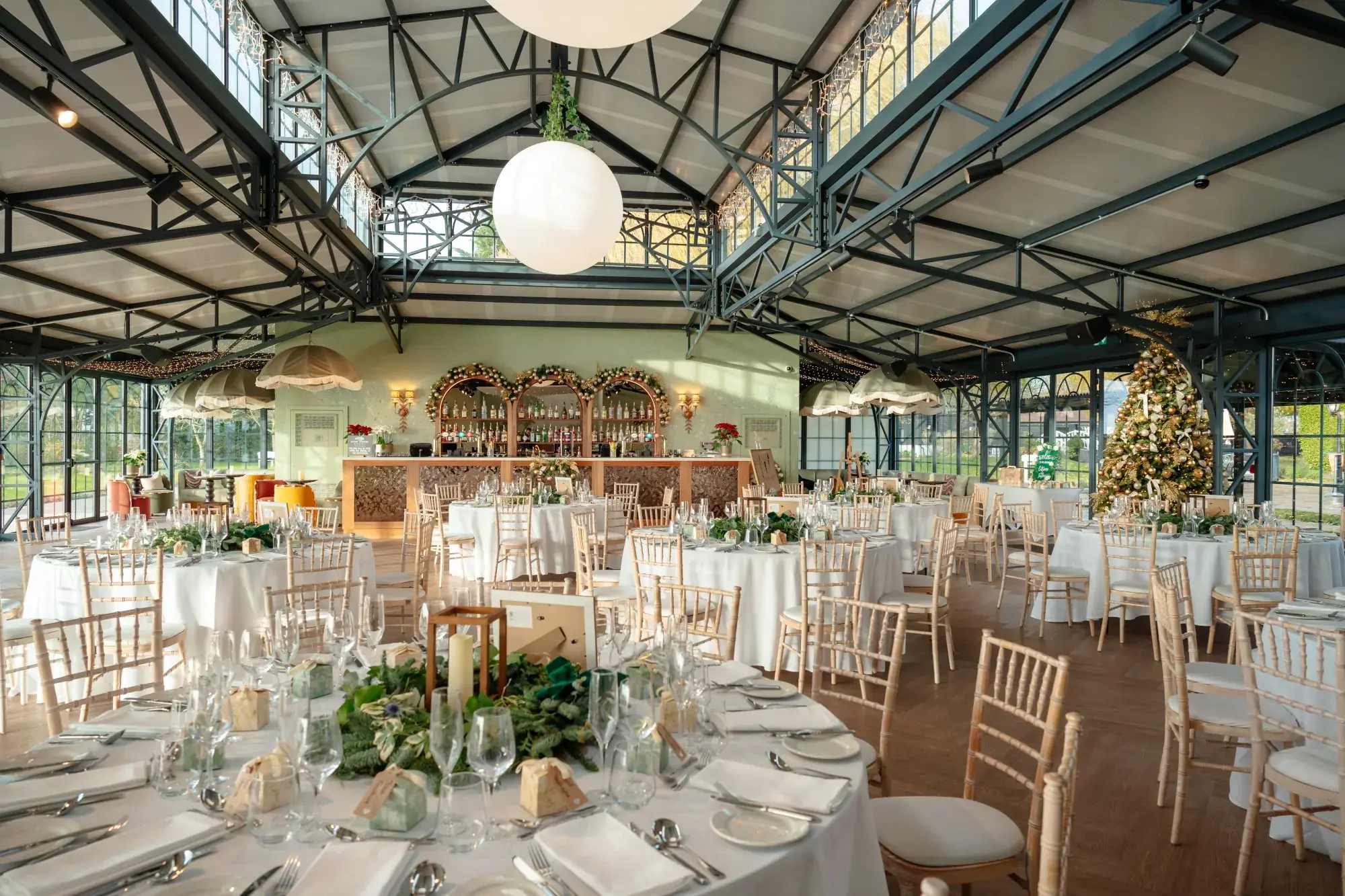 high-house-exclusive-wedding-event-venue-chelmsford-gd-photographer-festive-christmas-catriona-finbar-5-2000