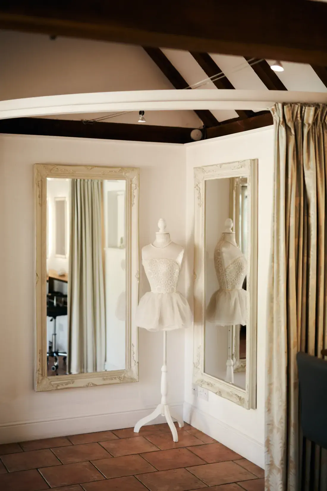 high-house-weddings-exclusive-events-venue-capella-photography-shoot-132-1100x1650